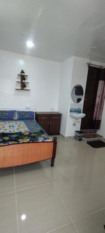 Готель Kavieya Residency Purnankuppam Екстер'єр фото