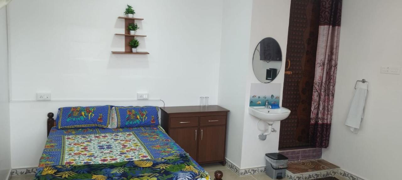 Готель Kavieya Residency Purnankuppam Екстер'єр фото