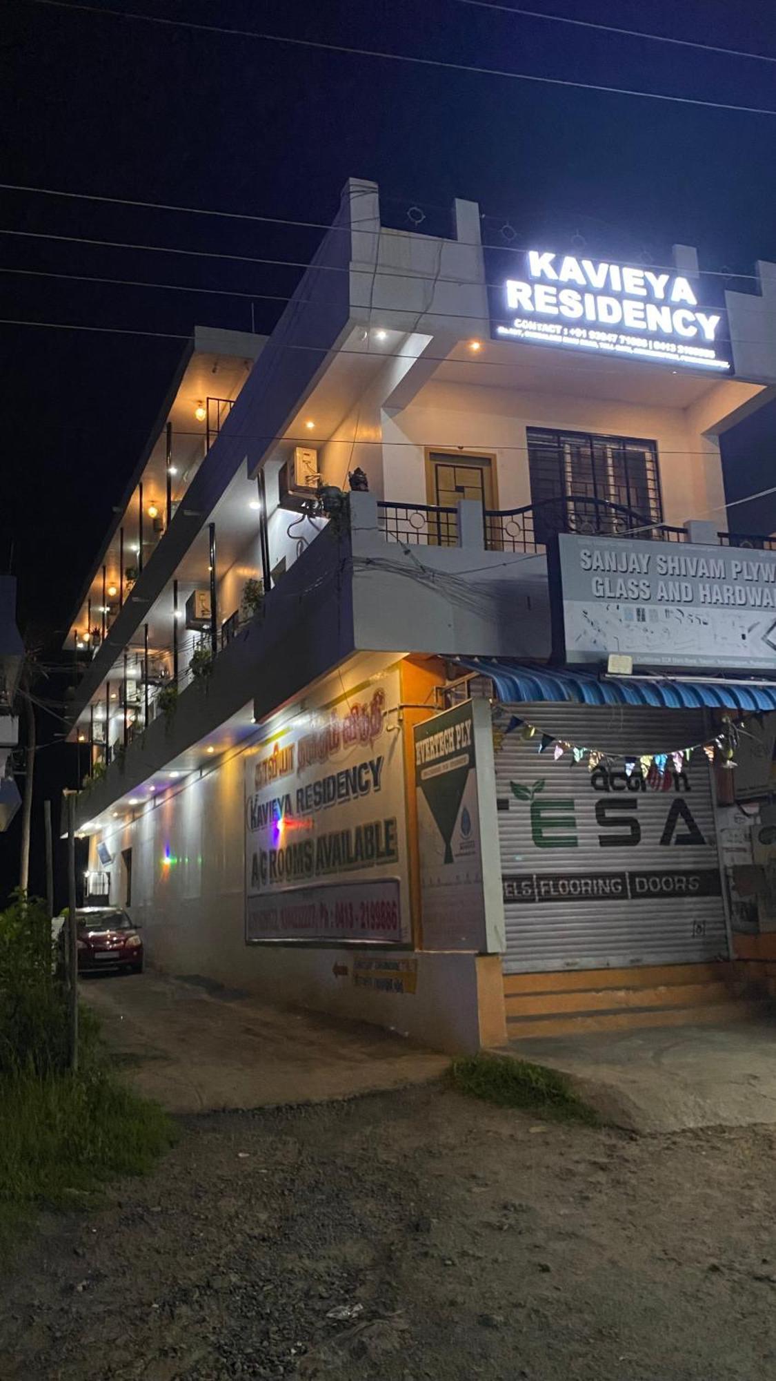 Готель Kavieya Residency Purnankuppam Екстер'єр фото